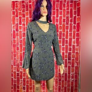 Floral print beautiful maternity dress.